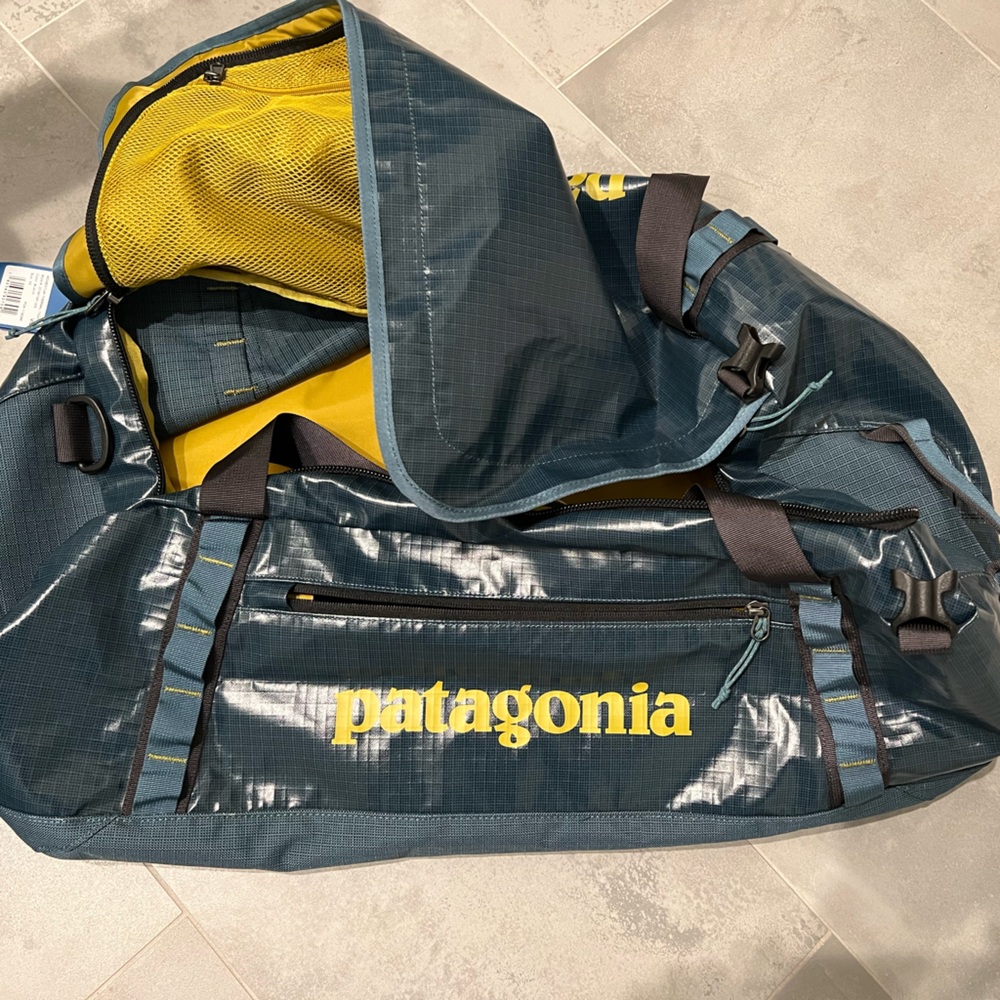 GUC Patagonia black hole duffel 55L